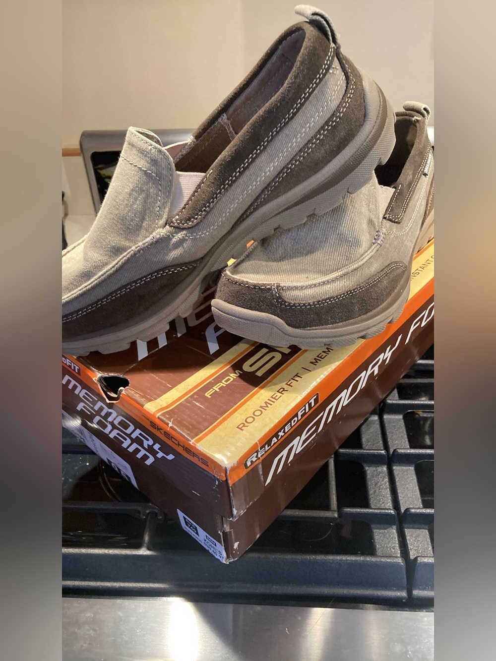 Men's 9.5 Skechers Slip-On Casual Shoes in Taupe Gray - Memory Foam Comfort